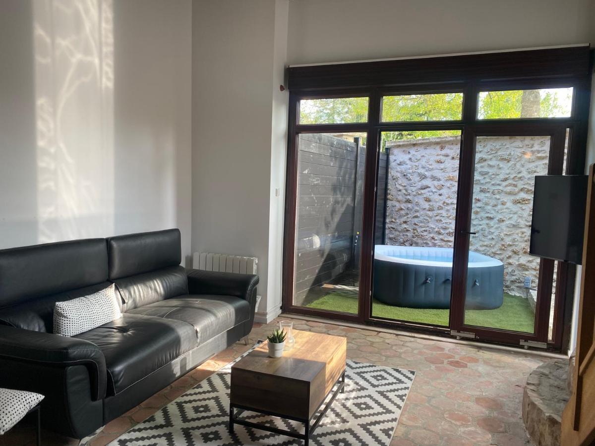 Studio Duplex Avec Spa Et Cour Privee Bonnelles Экстерьер фото